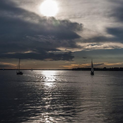 yatch-club-2662834_1280