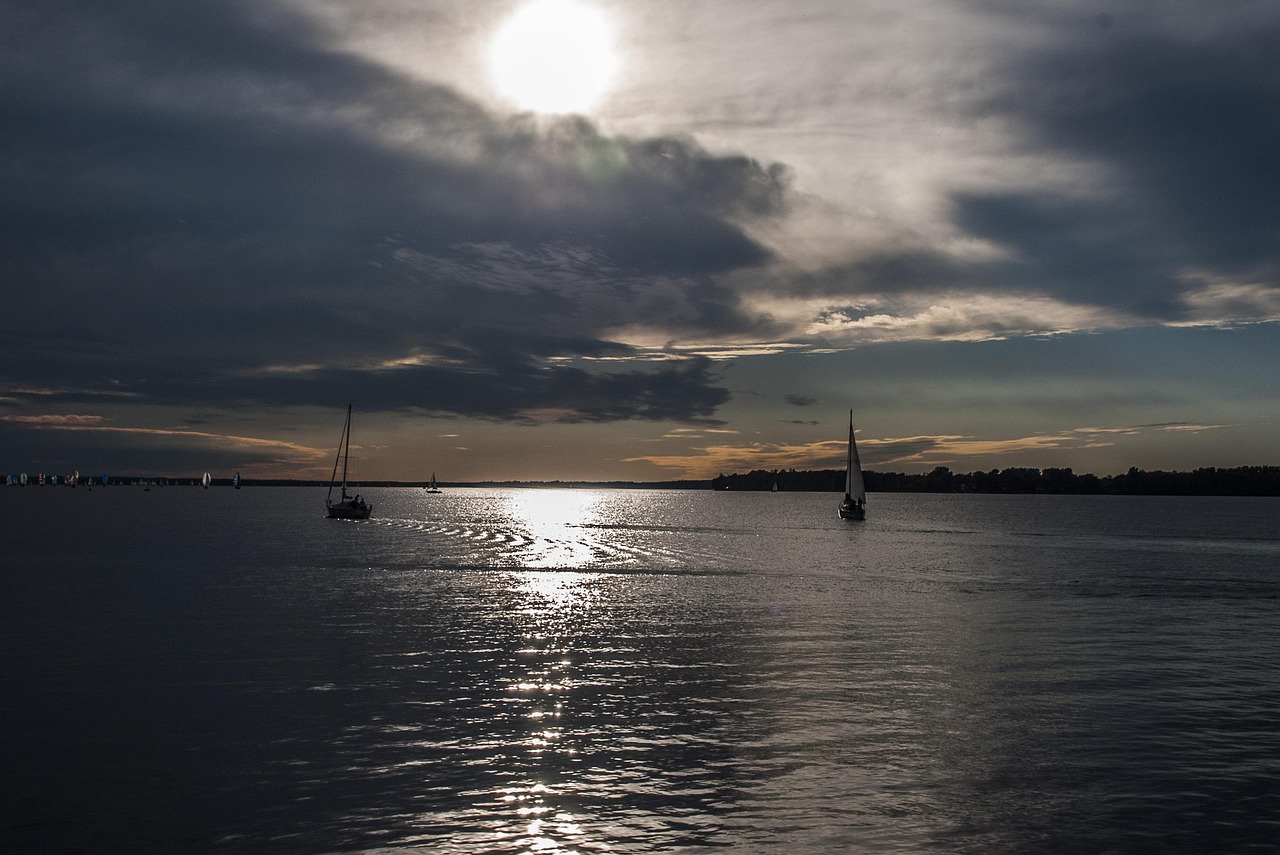 yatch-club-2662834_1280